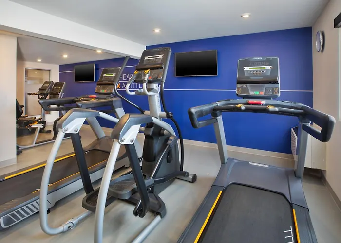 Holiday Inn Express Hotel & Suites Uptown Fredericton By Ihg