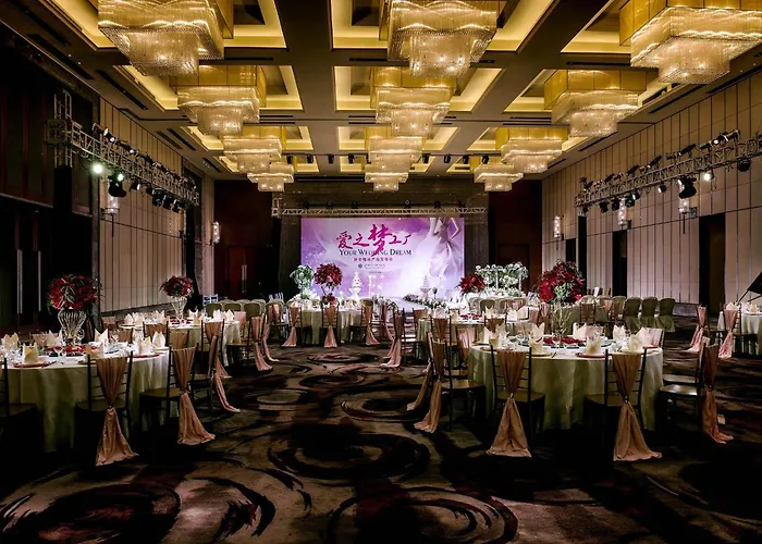 Pullman Oceanview Sanya Bay Resort & Spa