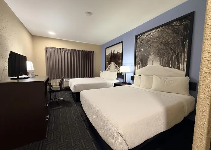 Super 8 By Wyndham Edmonton/West