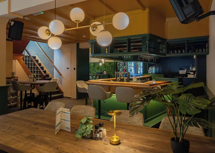 Hotel And Restaurant Van Saaze - Free Parking