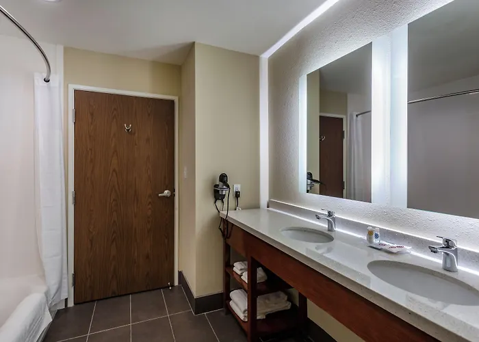 Comfort Suites Bowling Green Southeast