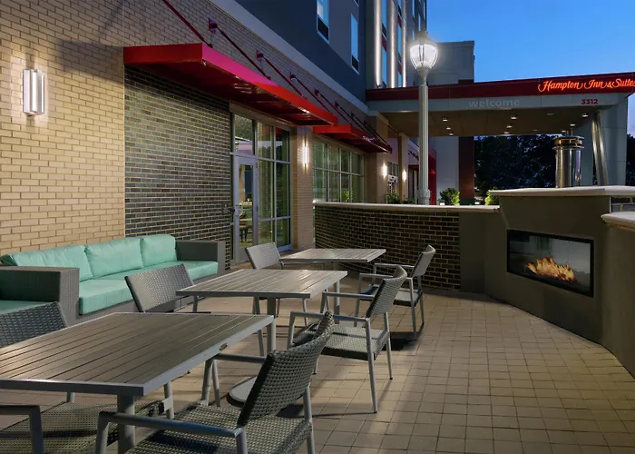 Hampton Inn & Suites Atlanta Buckhead Place