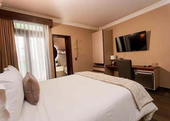 L'Aurora Inn