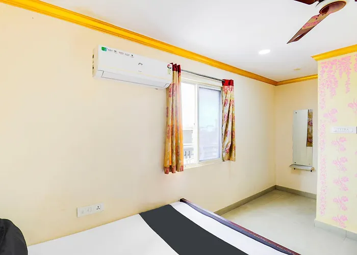 Collection O New Royal Plaza Nampally