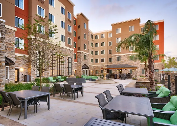 Holiday Inn Express & Suites - Gainesville I-75 By Ihg