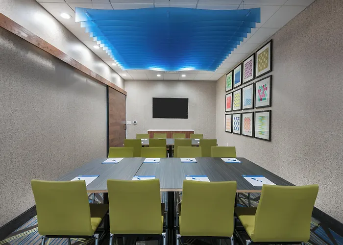 Holiday Inn Express & Suites Bryan - College Station By Ihg