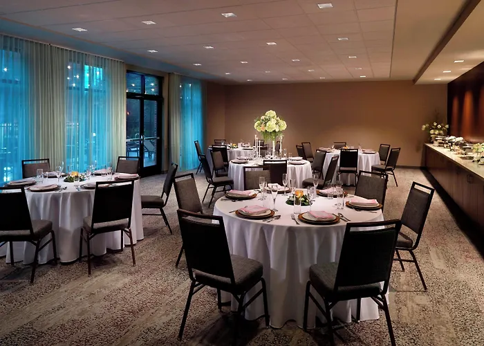 Courtyard By Marriott Lagrange