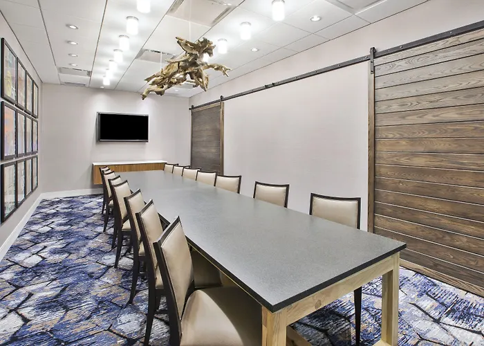 Holiday Inn Express & Suites Okemos - University Area By Ihg