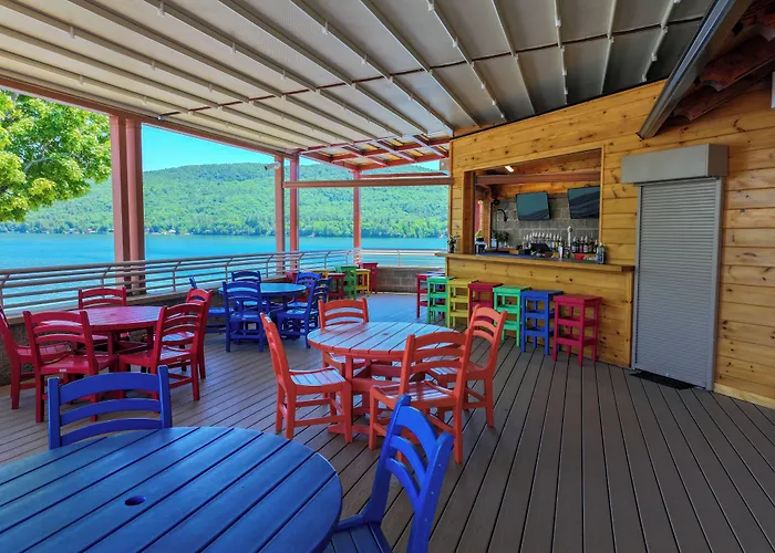 Surfside On The Lake