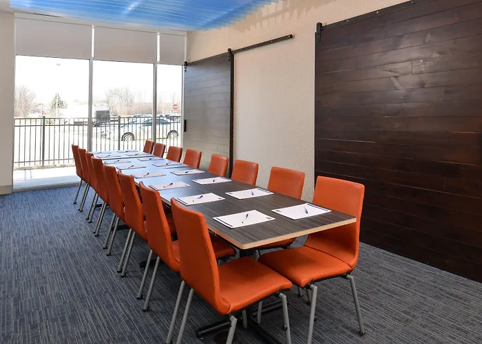 Holiday Inn Express & Suites - Brighton South - Us 23 By Ihg