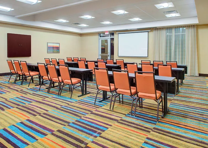 Fairfield Inn & Suites By Marriott Bakersfield North/Airport