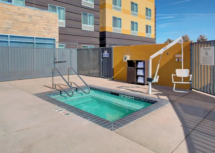 Fairfield Inn & Suites By Marriott Bakersfield North/Airport
