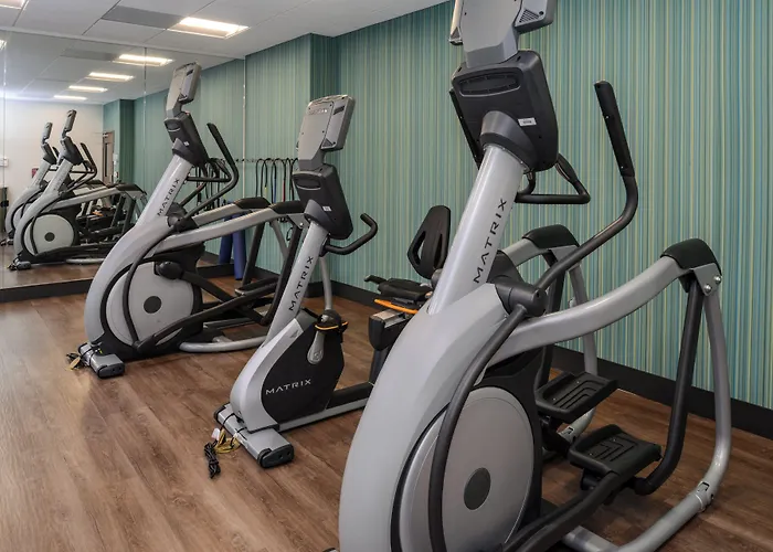 Holiday Inn Express & Suites - St. Petersburg - Madeira Beach By Ihg
