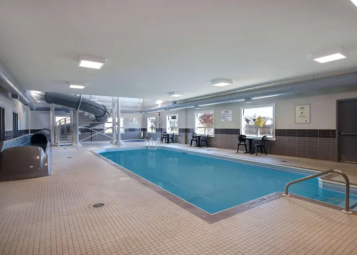 Days Inn & Suites By Wyndham Warman