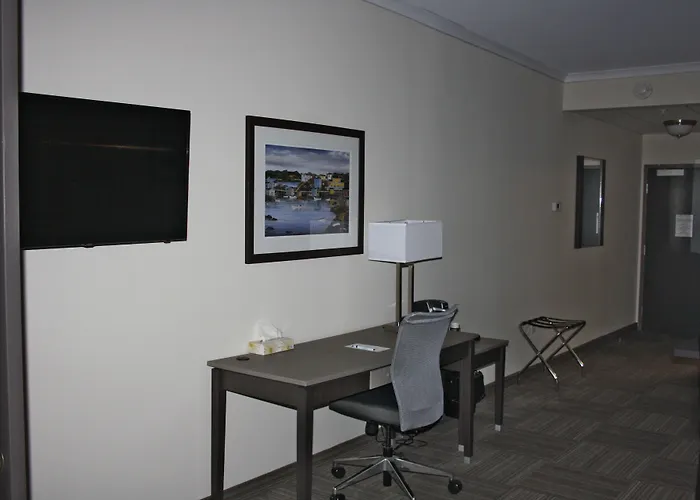Crossroads Inn & Suites