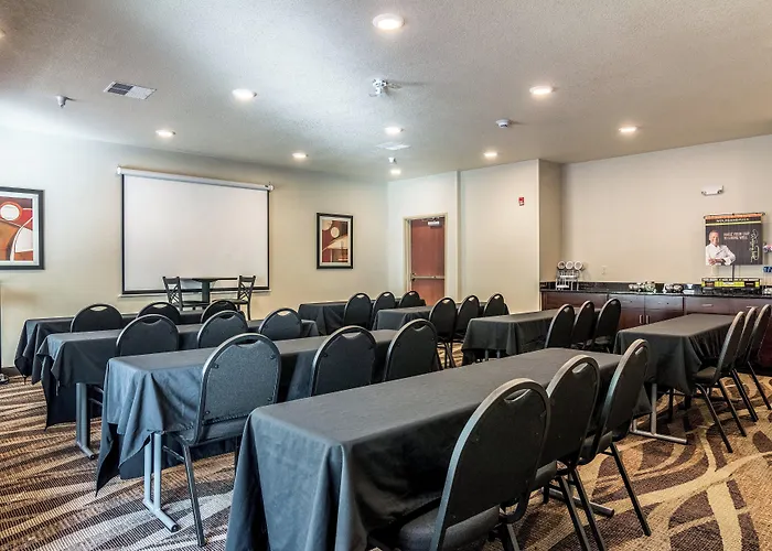 Cobblestone Hotel & Suites - Erie