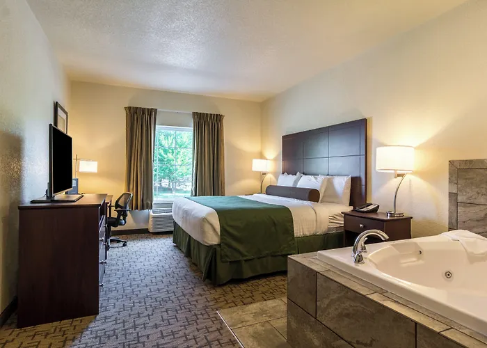 Cobblestone Hotel & Suites - Erie