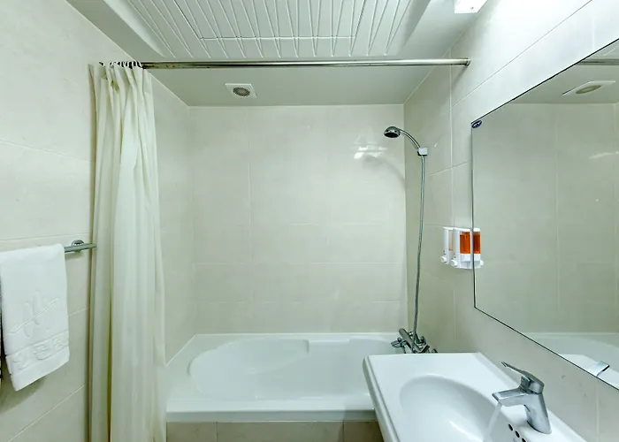 Samhaein Tourist Hotel