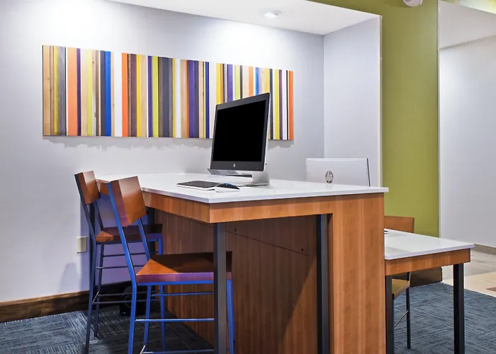 Holiday Inn Express & Suites Uniontown By Ihg
