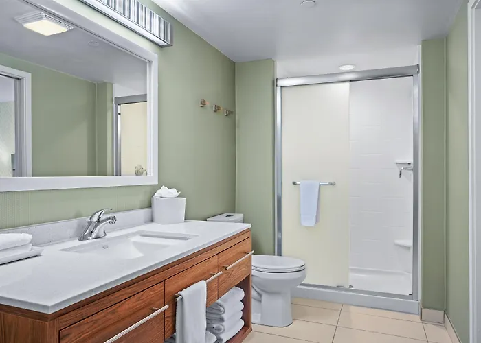 Home2 Suites By Hilton Milwaukee Airport