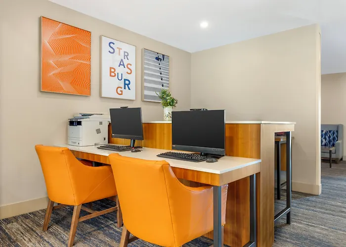 Holiday Inn Express & Suites Lancaster East - Strasburg By Ihg