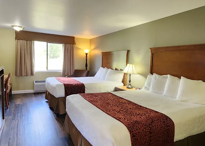 Cowlitz River Lodge