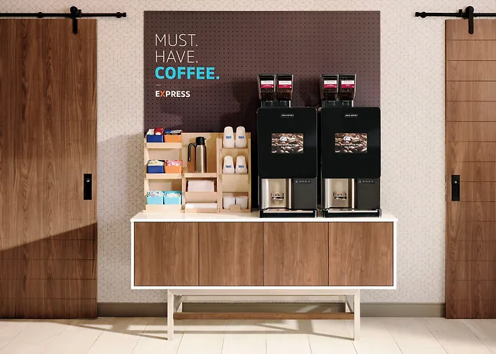Holiday Inn Express & Suites Madison By Ihg