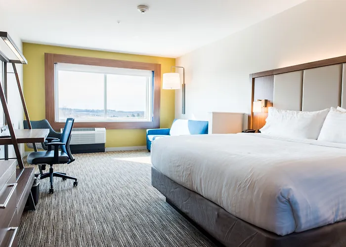 Holiday Inn Express & Suites Madison By Ihg