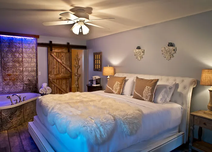 Maxwell Mansion Hotel