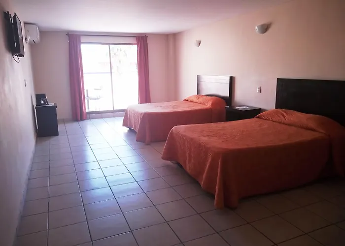 Los Jitos Hotel & Suites