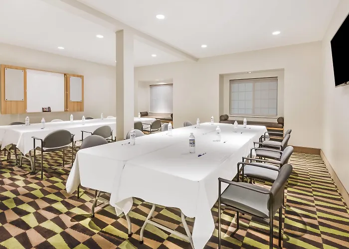Microtel Inn & Suites By Wyndham Beaver Falls