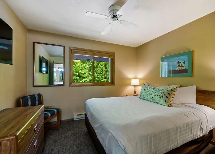 Somerset Inn & Suites