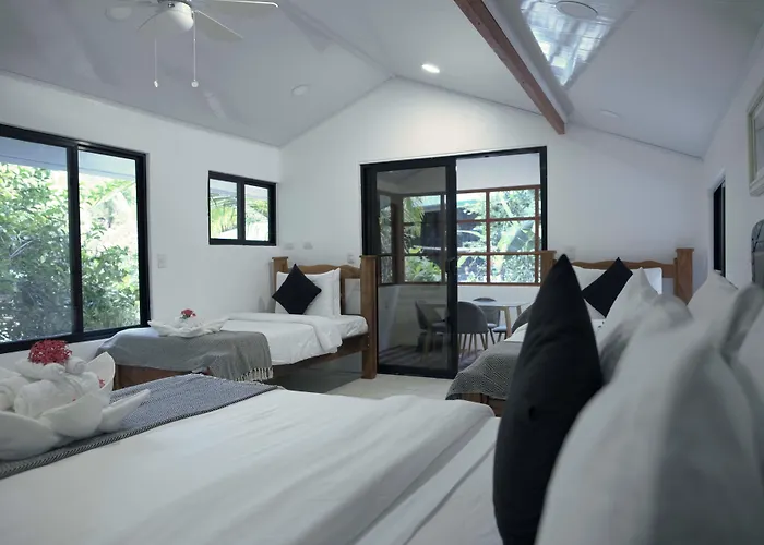 Jungles Edge Hotel, Jiu Jitsu, Muay Thai Retreat Center