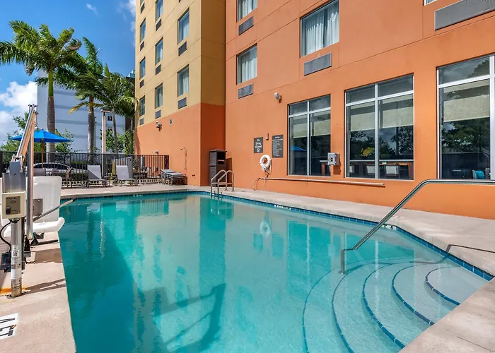 Comfort Suites Fort Lauderdale Airport South&Cruise Port