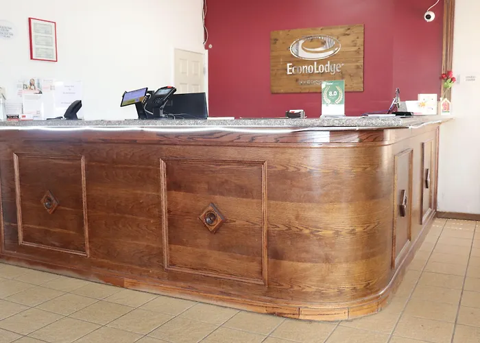Econo Lodge Inn&Suites
