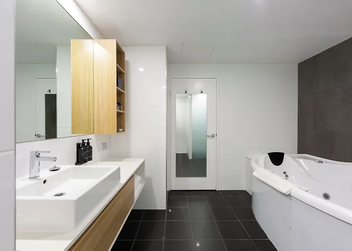 Avenue Hotel Canberra
