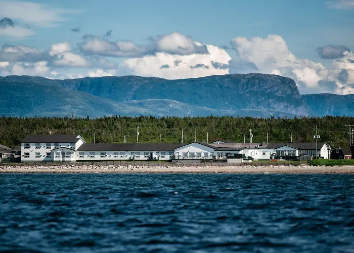 Shallow Bay Motel & Cabins Conference Centre