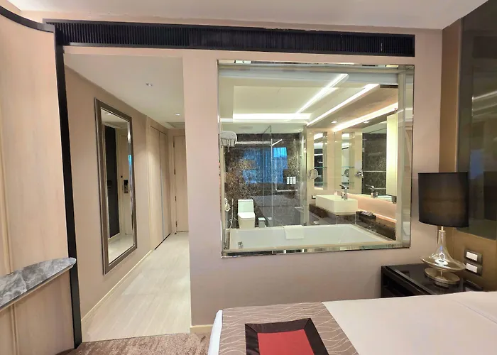 Graceland Bangkok By Grace Hotel - Sha Extra Plus