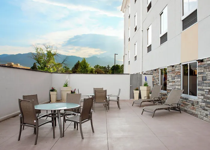 Holiday Inn Express & Suites Colorado Springs Central By Ihg