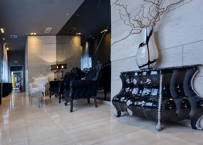 Gallery Art Hotel