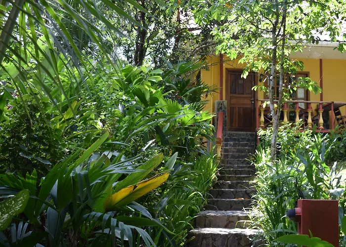 Hotel Tres Banderas