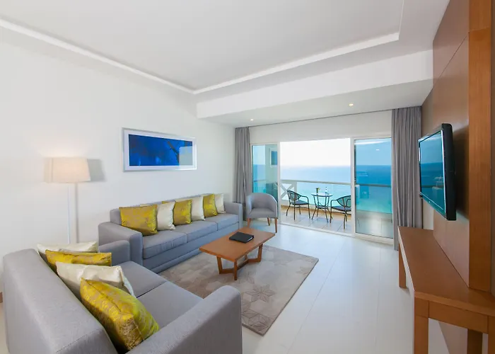 Ramada By Wyndham Beach Hotel Ajman