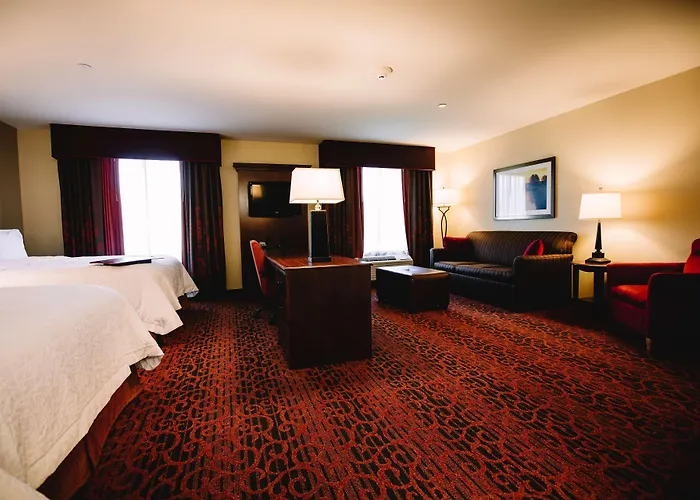 Hampton Inn & Suites Minot
