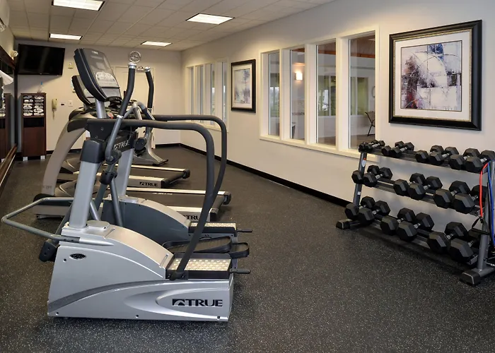 Holiday Inn Express & Suites Greenfield By Ihg
