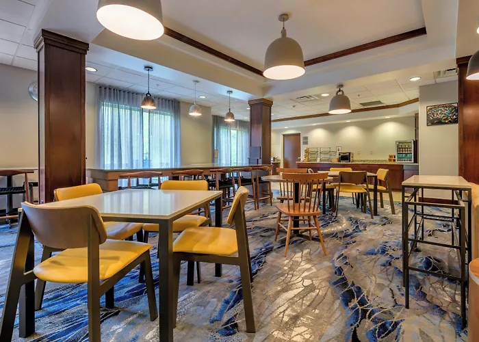 Fairfield Inn & Suites By Marriott Slippery Rock