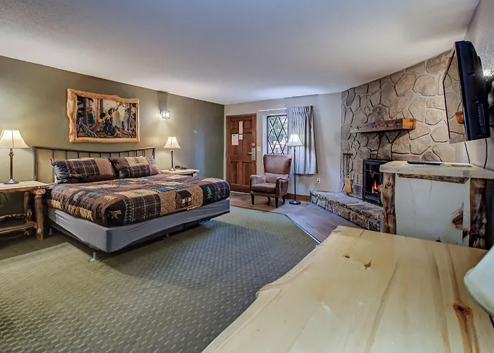 Brookside Lodge - Gatlinburg - On The River