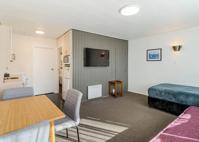 George Street Motel Apartments