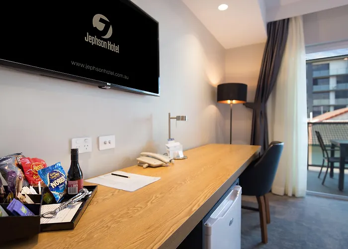 Jephson Hotel & Apartments