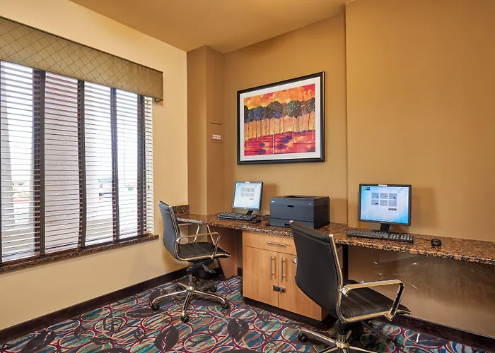 Holiday Inn Express&Suites El Paso Airport by IHG