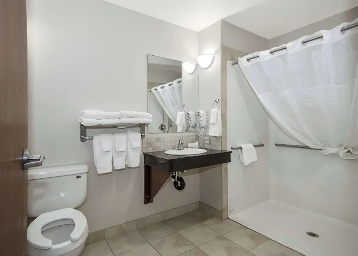 Coast Weyburn Hotel